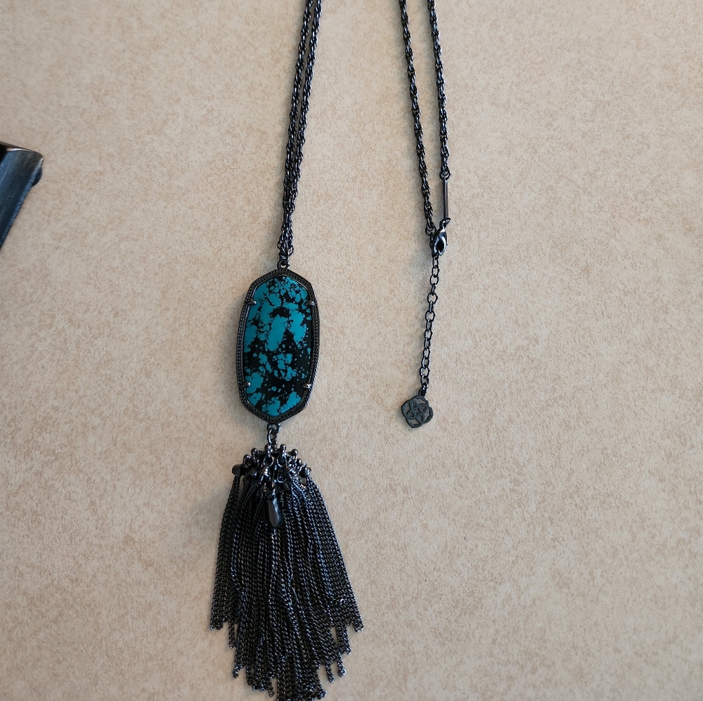 NWOT KENDRA SCOTT VARIEGATED TEAL MAGNESITE GUNMETAL NECKLACE WITH TASSEL